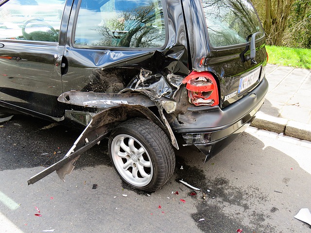 L'arrière d'une voiture après un accident